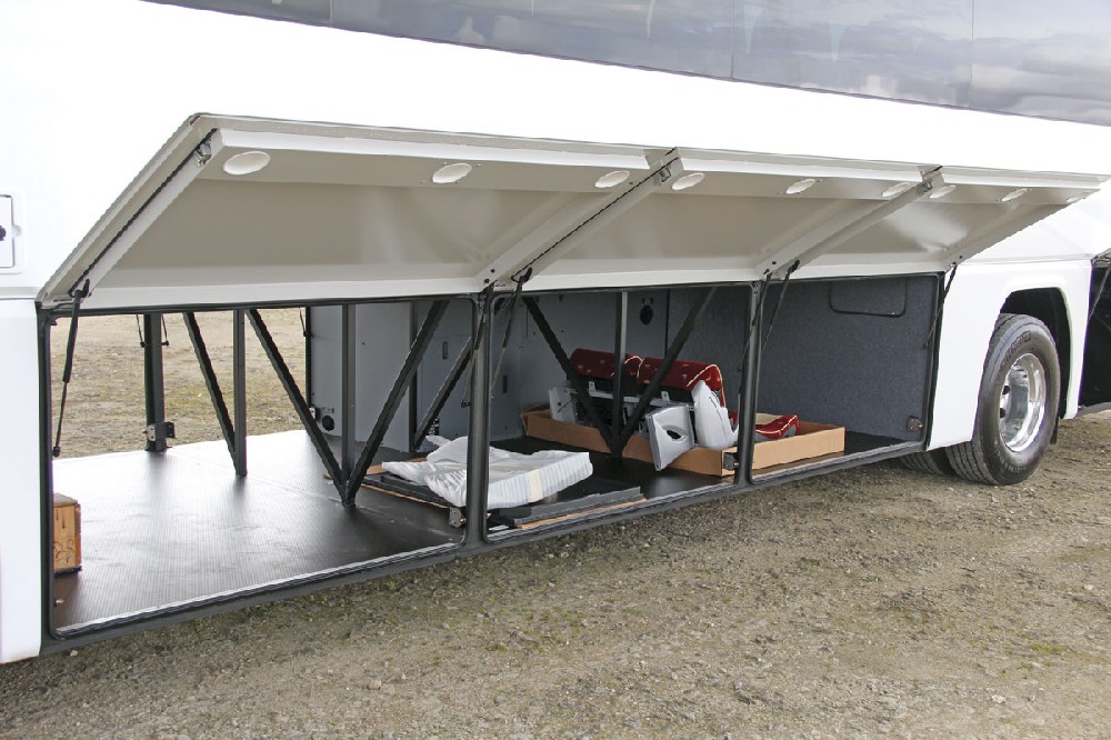 大巴车行李仓门支撑